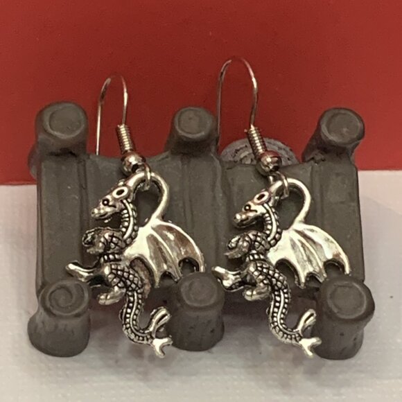 Dragon Earring, Punk Earring, Goth Earring, Dragon Jewelry, Gift Idea - Picture 4 of 7